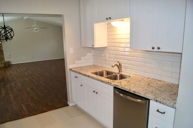 3322 Sycamore Springs Drive, Houston, TX 77339