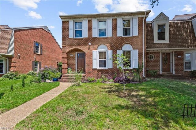1028 Tottenham LN, Virginia Beach, VA 23454