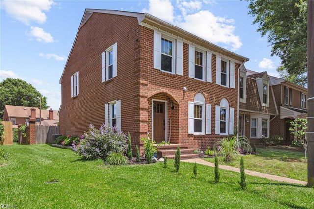 1028 Tottenham LN, Virginia Beach, VA 23454