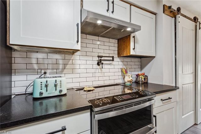 1028 Tottenham LN, Virginia Beach, VA 23454