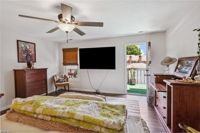 1028 Tottenham LN, Virginia Beach, VA 23454