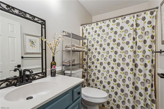 1028 Tottenham LN, Virginia Beach, VA 23454