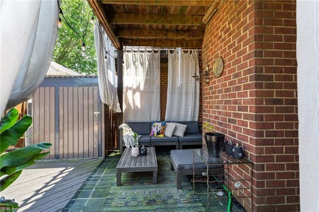 1028 Tottenham LN, Virginia Beach, VA 23454
