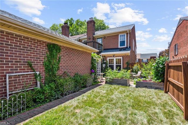 1028 Tottenham LN, Virginia Beach, VA 23454