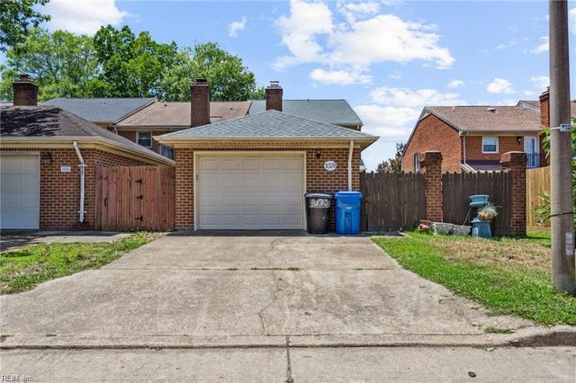1028 Tottenham LN, Virginia Beach, VA 23454