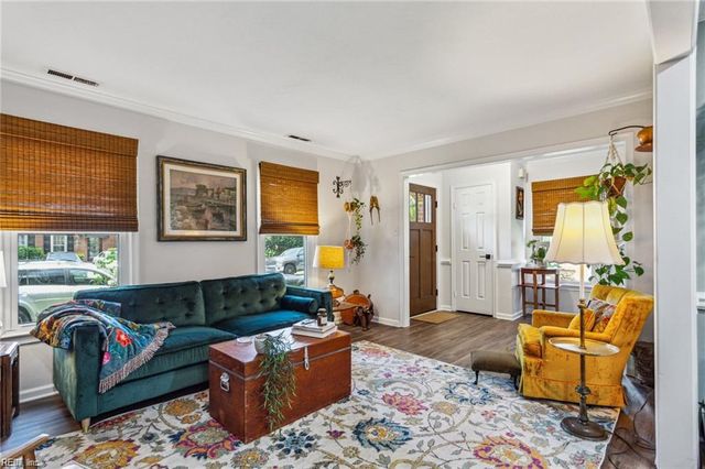 1028 Tottenham LN, Virginia Beach, VA 23454