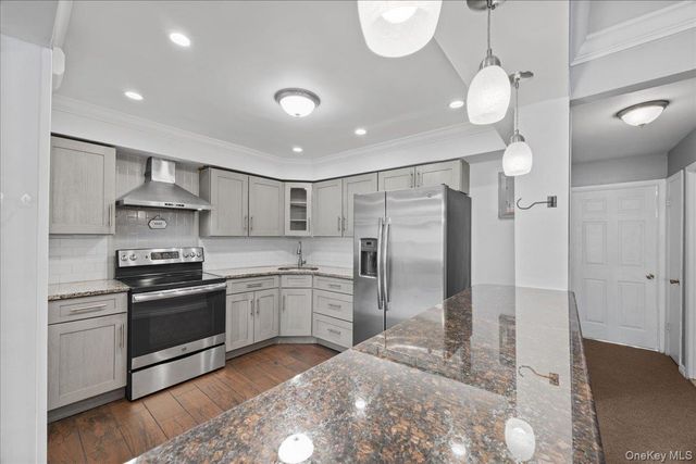 56-25 226 Street 3rd Floor, Oakland Gardens, NY 11364