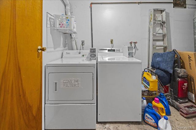 56-25 226 Street 3rd Floor, Oakland Gardens, NY 11364