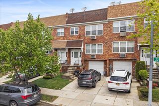 56-25 226 Street 3rd Floor, Oakland Gardens, NY 11364