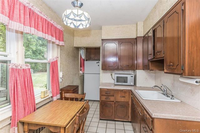 144 Sycamore Street, West Hempstead, NY 11552