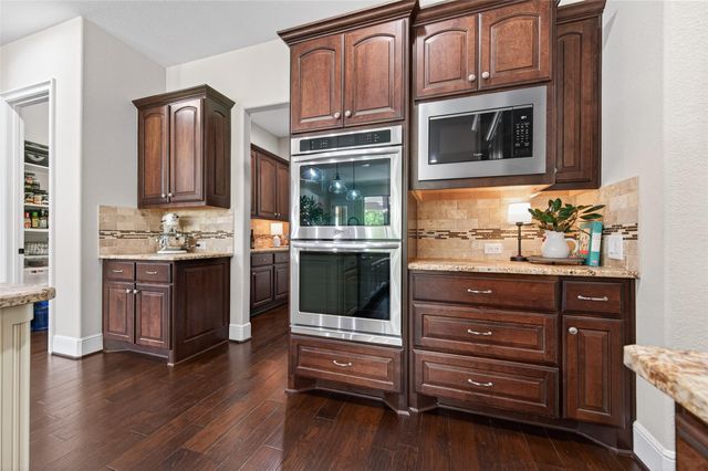10227 Grape Creek Grove Lane, Cypress, TX 77433