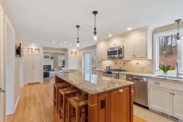 18 Heather Drive, Westford, MA 01886