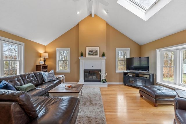 18 Heather Drive, Westford, MA 01886