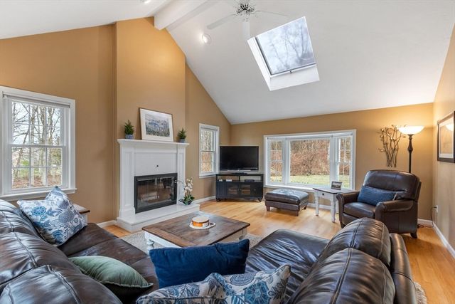 18 Heather Drive, Westford, MA 01886