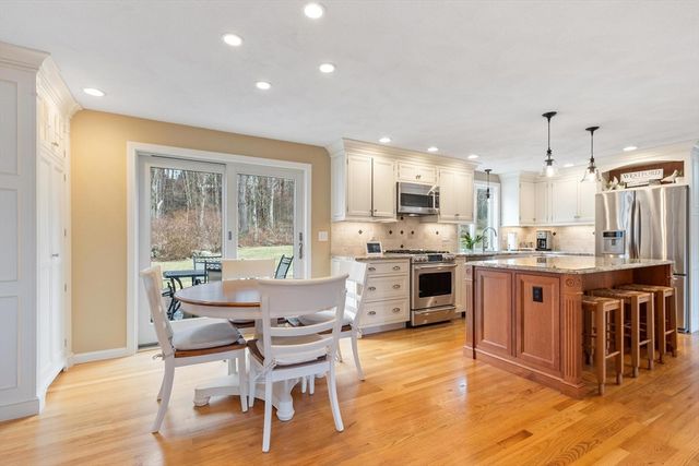 18 Heather Drive, Westford, MA 01886