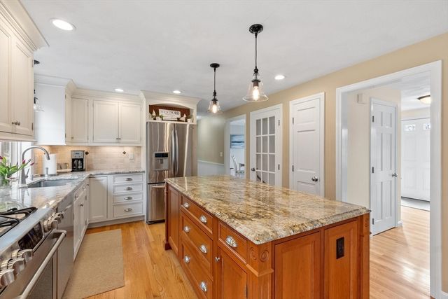 18 Heather Drive, Westford, MA 01886