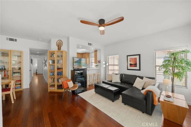 8086 E Venice, Anaheim, CA 92808