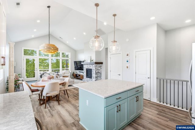 1372 Overview St NW, Salem, OR 97304