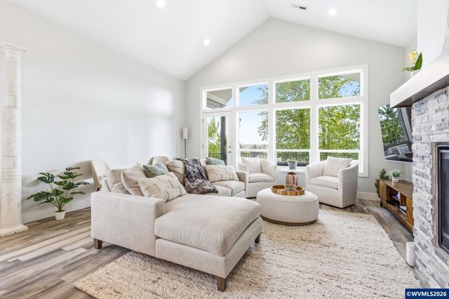 1372 Overview St NW, Salem, OR 97304