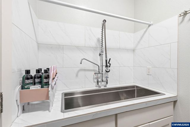 1372 Overview St NW, Salem, OR 97304