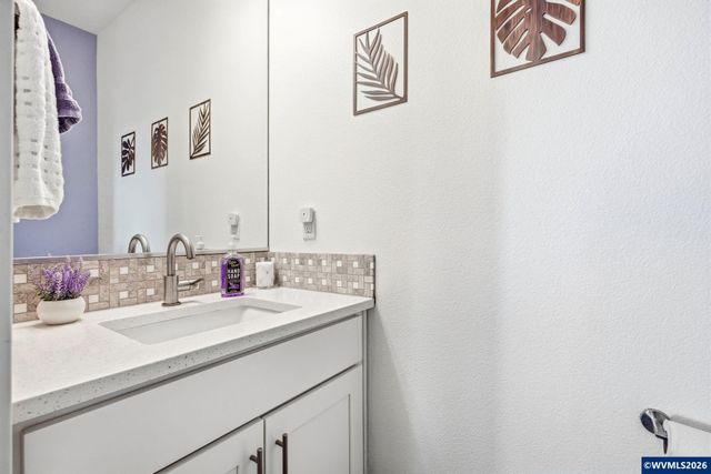 1372 Overview St NW, Salem, OR 97304