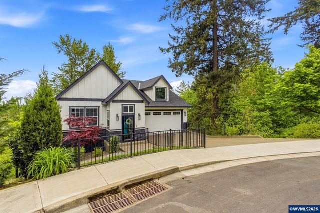 1372 Overview St NW, Salem, OR 97304
