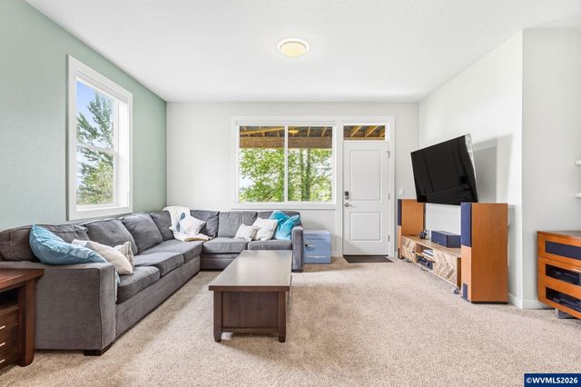 1372 Overview St NW, Salem, OR 97304