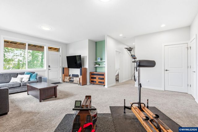 1372 Overview St NW, Salem, OR 97304