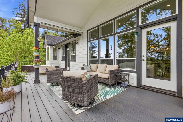1372 Overview St NW, Salem, OR 97304