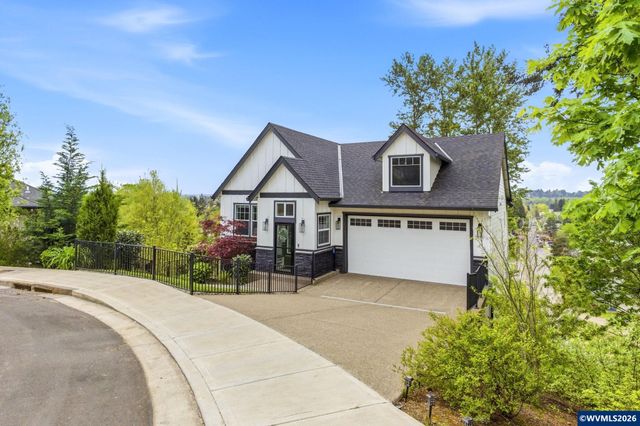 1372 Overview St NW, Salem, OR 97304