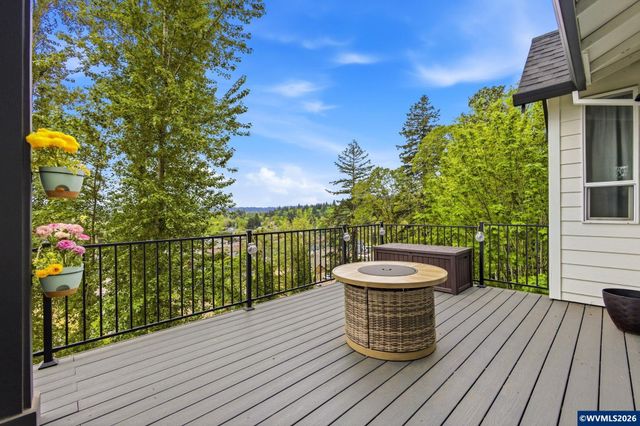 1372 Overview St NW, Salem, OR 97304