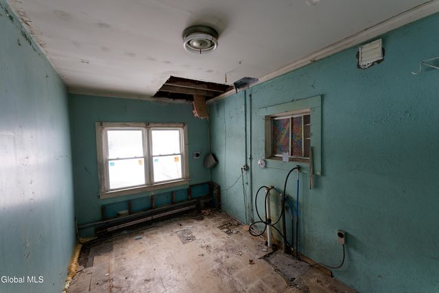 123 Hagaman Avenue, Amsterdam, NY 12010