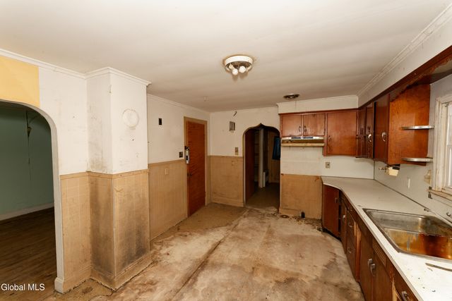 123 Hagaman Avenue, Amsterdam, NY 12010