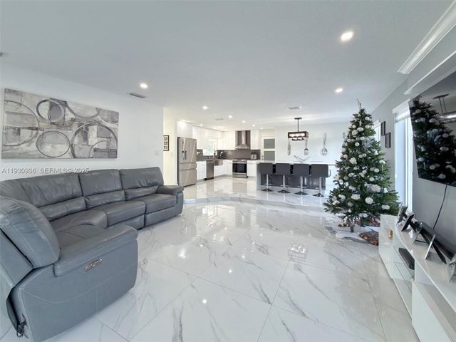 14111 SW 75th St, Miami, FL 33183