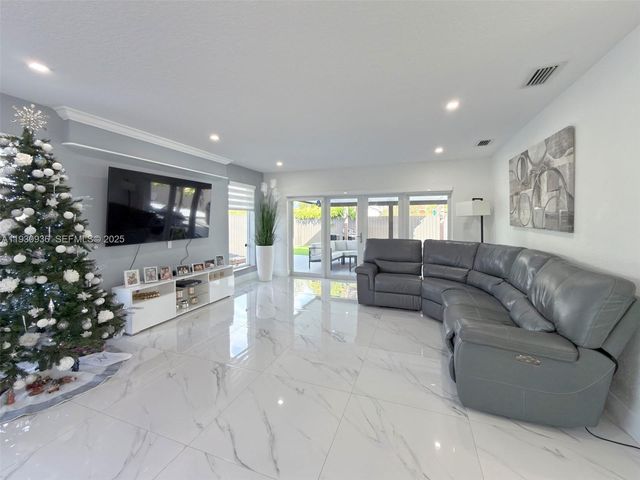 14111 SW 75th St, Miami, FL 33183