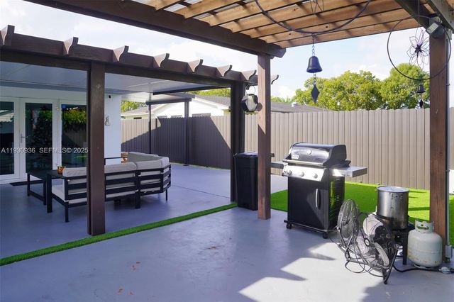 14111 SW 75th St, Miami, FL 33183