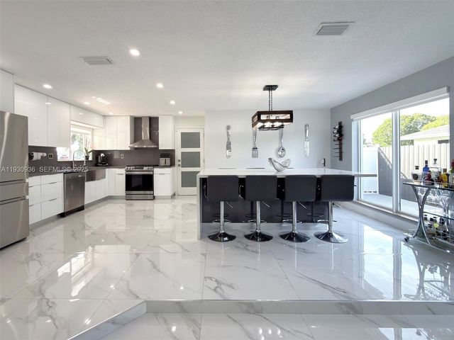 14111 SW 75th St, Miami, FL 33183