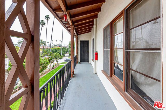 1251 S Wilton Place, Los Angeles, CA 90019