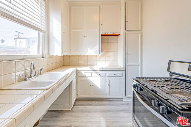 1251 S Wilton Place, Los Angeles, CA 90019