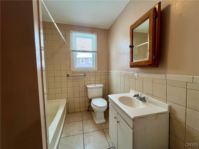 1620 Oneida Street, Utica, NY 13501