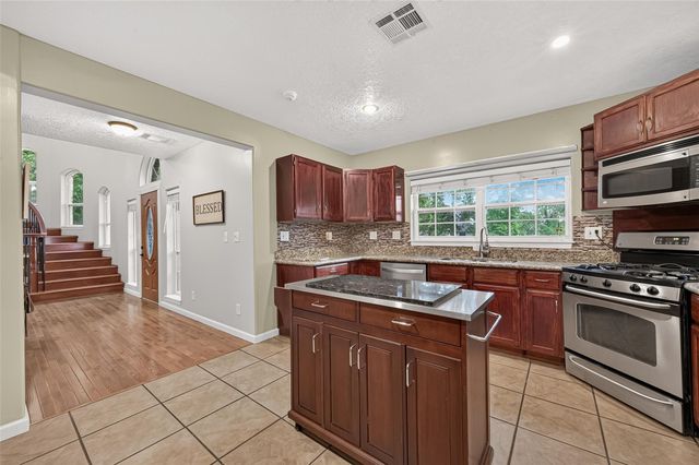 11232 Kentucky Oaks Drive, Conroe, TX 77304