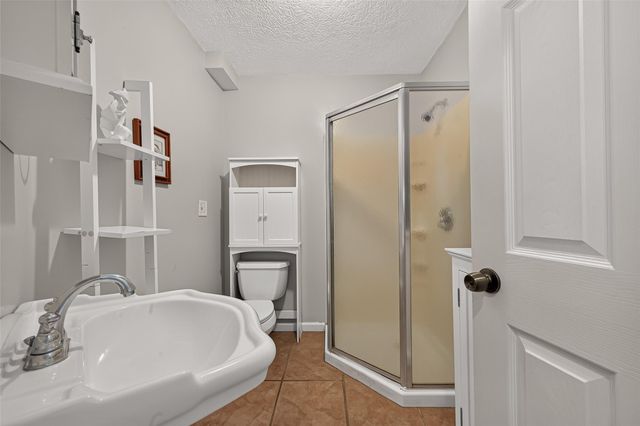 11232 Kentucky Oaks Drive, Conroe, TX 77304