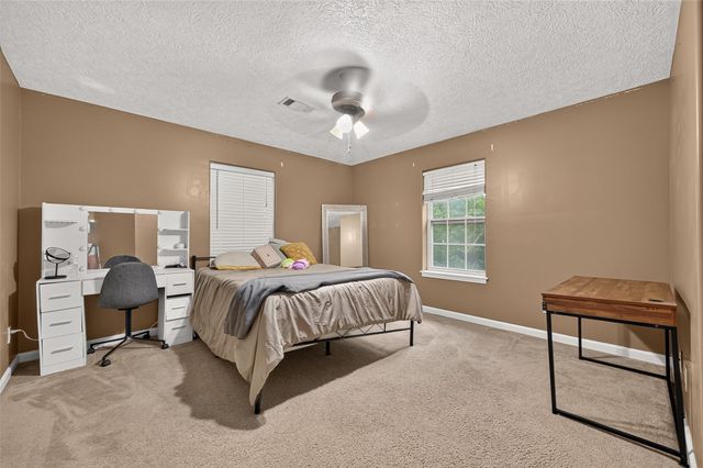 11232 Kentucky Oaks Drive, Conroe, TX 77304