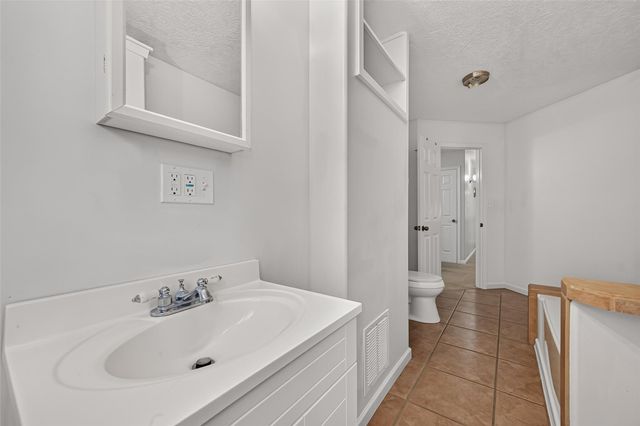 11232 Kentucky Oaks Drive, Conroe, TX 77304