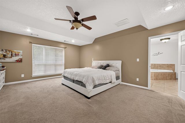 11232 Kentucky Oaks Drive, Conroe, TX 77304