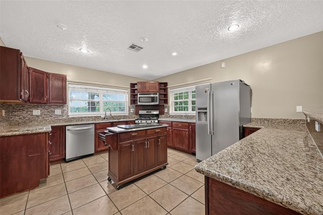 11232 Kentucky Oaks Drive, Conroe, TX 77304