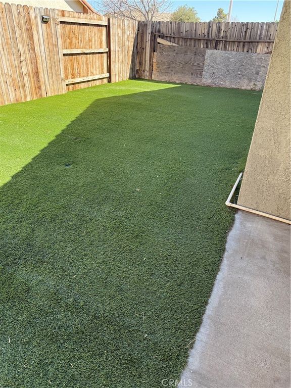 Image 18 of property listing at 43527 Grange, Lancaster, CA 93535