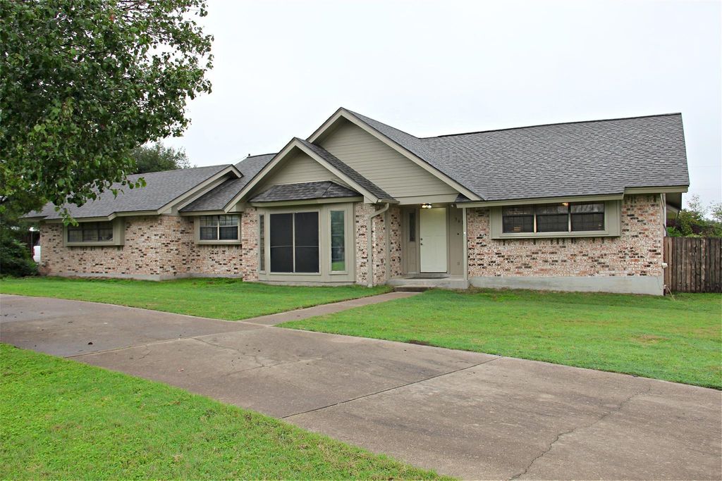 3616 Arrowhead CIR, Round Rock, TX 78681