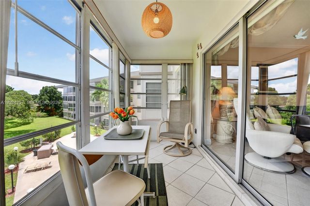 2800 NW 47th Terrace 303B, Lauderdale Lakes, FL 33313