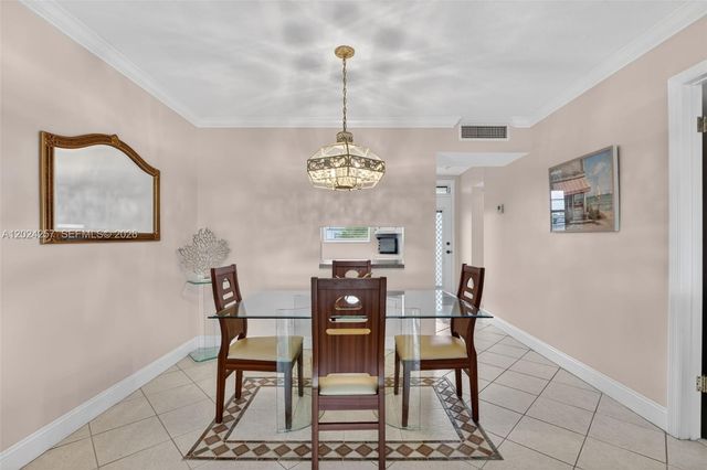 2800 NW 47th Terrace 303B, Lauderdale Lakes, FL 33313